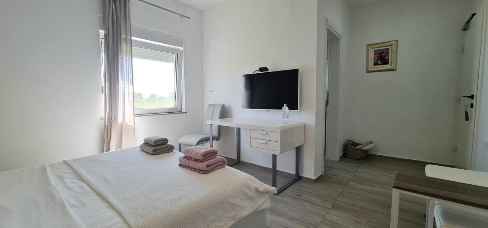Lalic Gallery Villa Bibinje Phòng bức ảnh